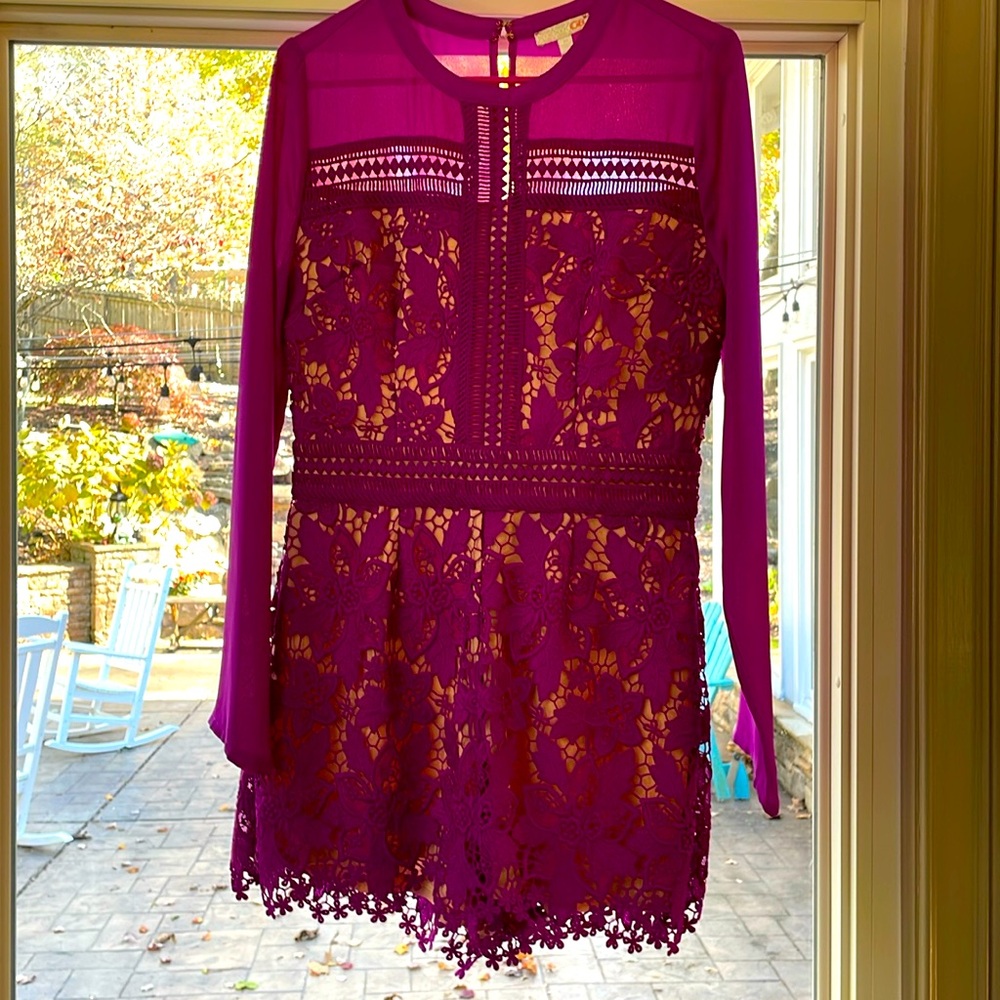 Gianni Bini jumpsuit/romper, satin sleeves and lace design Size Medium
